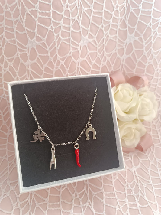 Collana Scaramantica 4 charm
